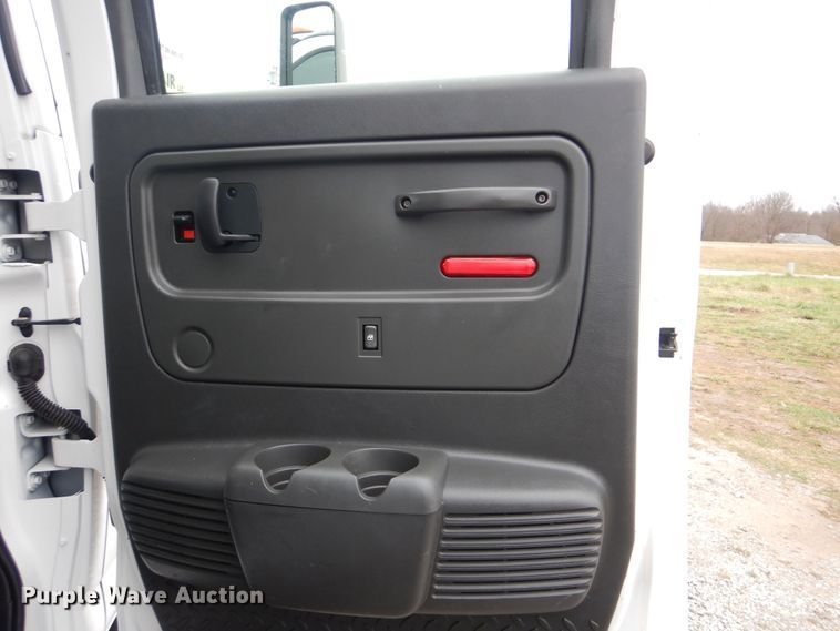 image for item HX9049 2008 Chevrolet C5500  utility truck