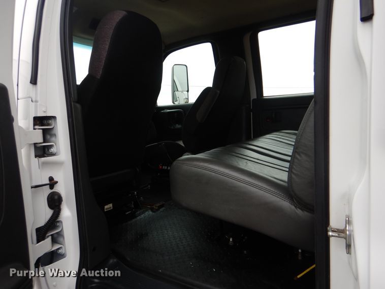 image for item HX9049 2008 Chevrolet C5500  utility truck