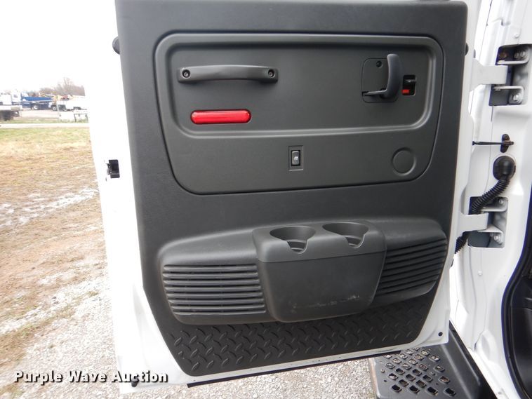 image for item HX9049 2008 Chevrolet C5500  utility truck