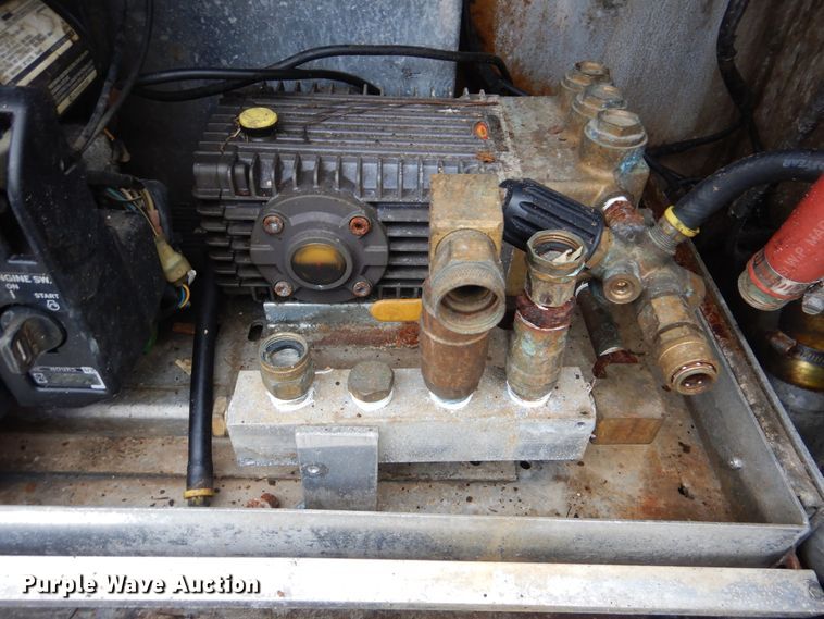 image for item HX9049 2008 Chevrolet C5500  utility truck