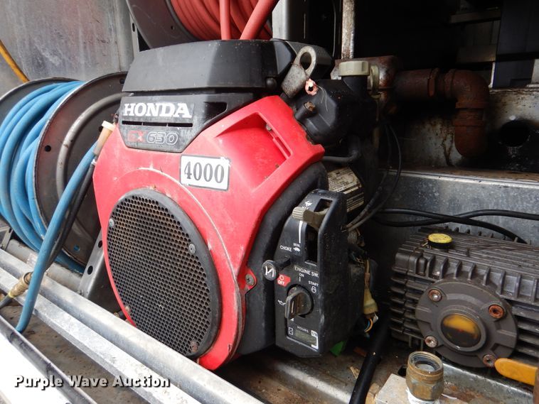 image for item HX9049 2008 Chevrolet C5500  utility truck