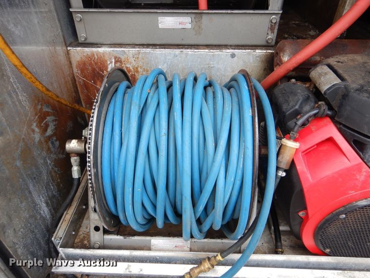 image for item HX9049 2008 Chevrolet C5500  utility truck