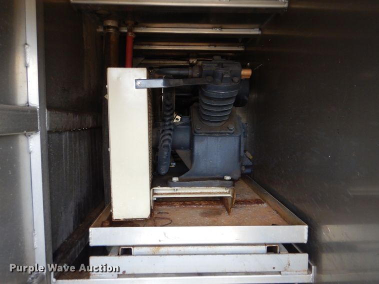 image for item HX9049 2008 Chevrolet C5500  utility truck