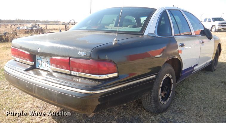 image for item HY9980 1996 Ford Crown Victoria Police Interceptor