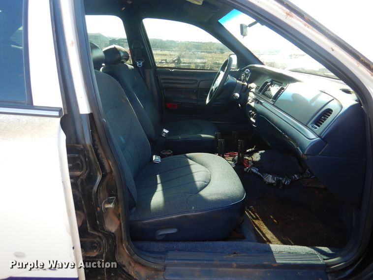 image for item HY9980 1996 Ford Crown Victoria Police Interceptor