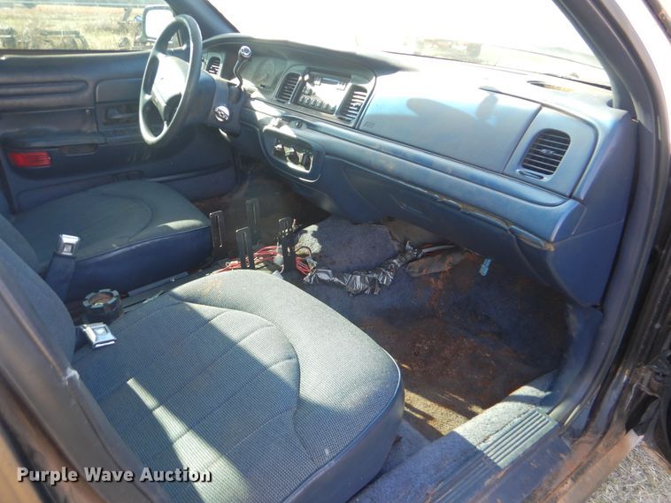 image for item HY9980 1996 Ford Crown Victoria Police Interceptor