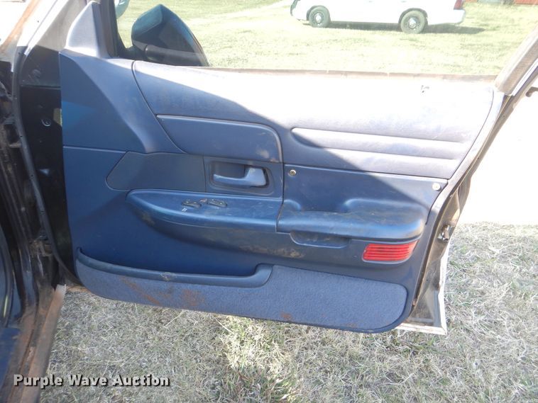 image for item HY9980 1996 Ford Crown Victoria Police Interceptor