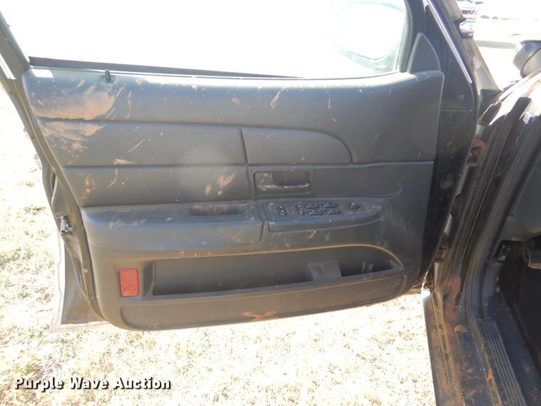 image for item HY9981 2004 Ford Crown Victoria Police Interceptor