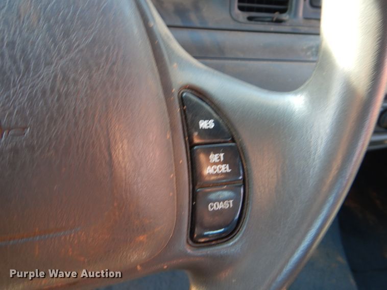 image for item HY9981 2004 Ford Crown Victoria Police Interceptor