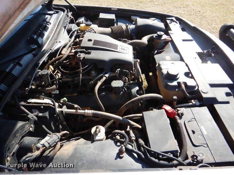 image for item HY9981 2004 Ford Crown Victoria Police Interceptor