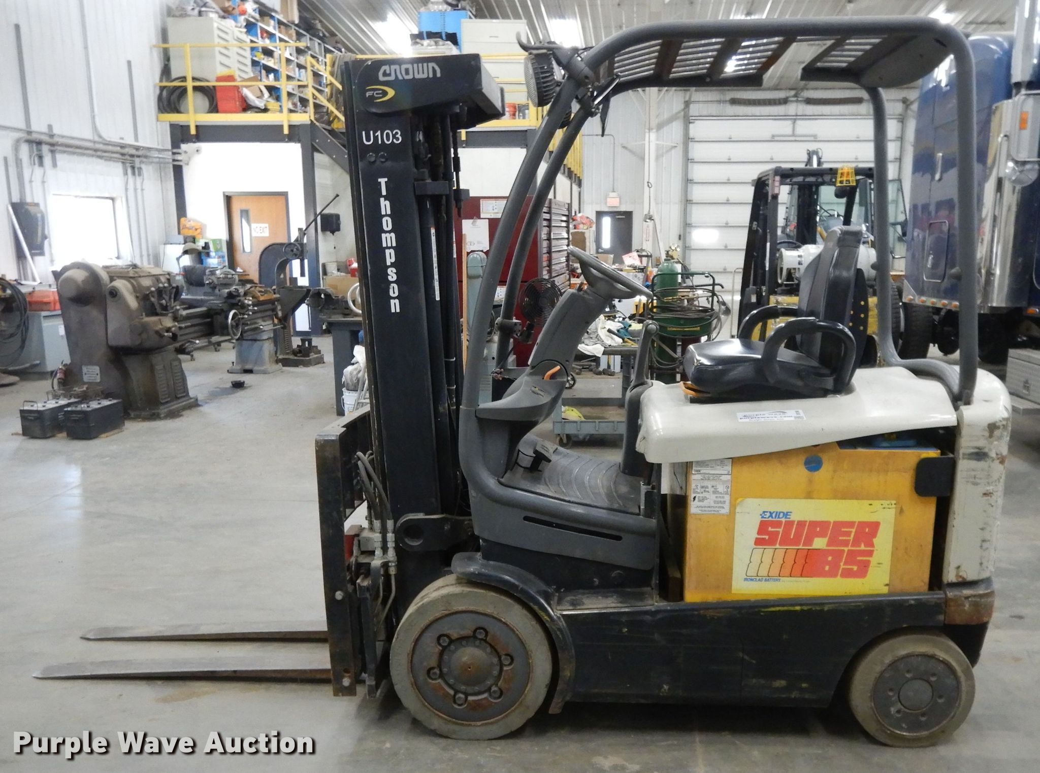 Crown 4500 forklift in Lawrence, KS | Item DI8190 sold | Purple Wave
