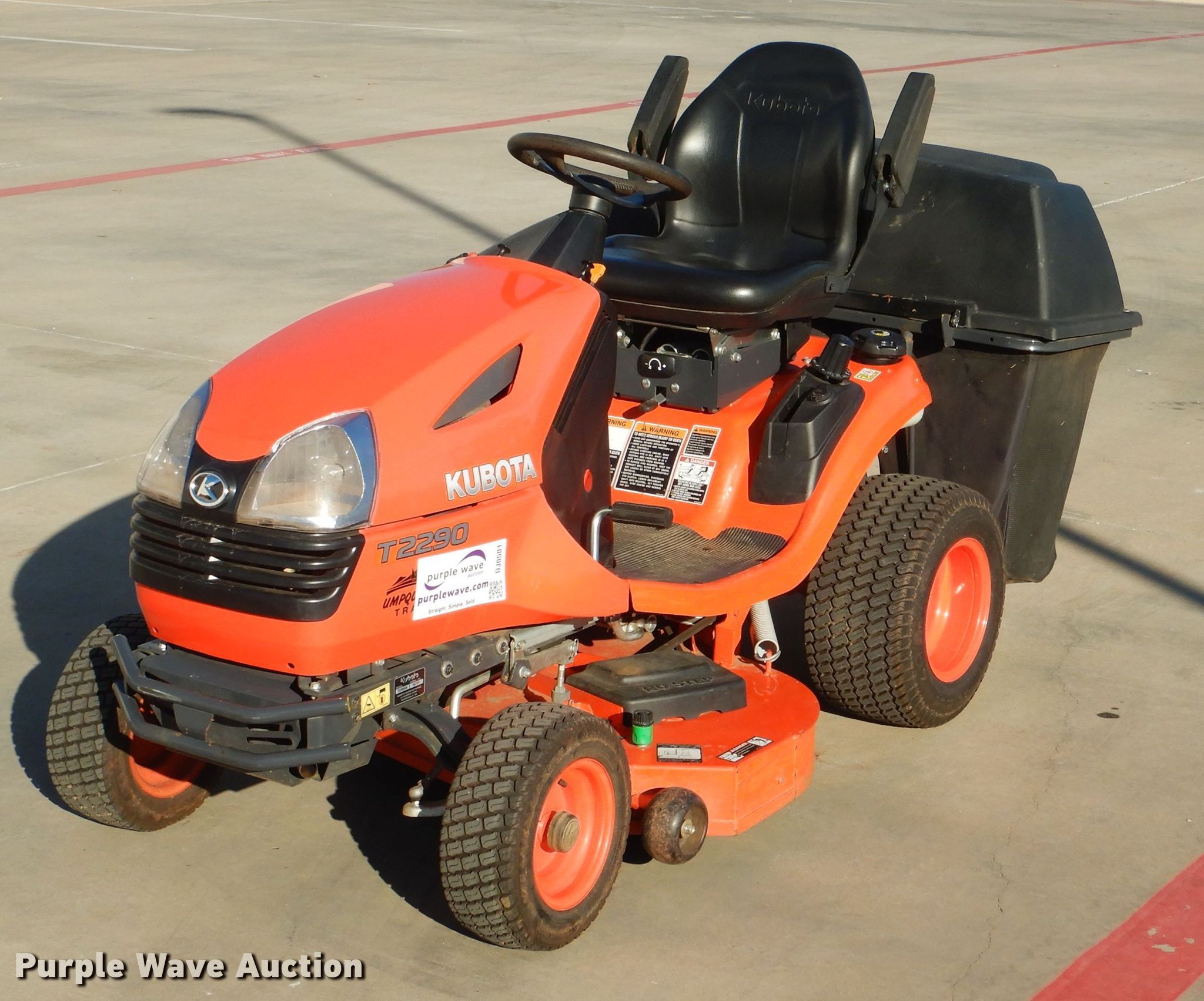 2018 Kubota T2290R lawn mower in Grapevine, TX Item DJ0501 sold