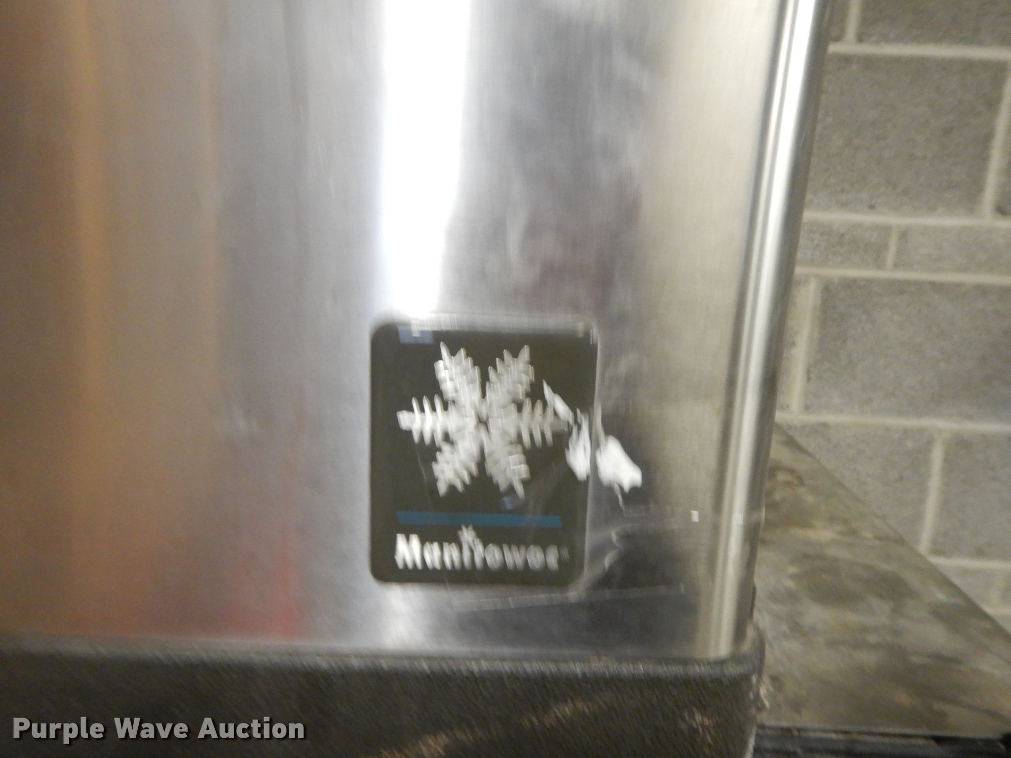 Manitowoc S570 ice machine in Joplin, MO Item GK9569 sold Purple Wave