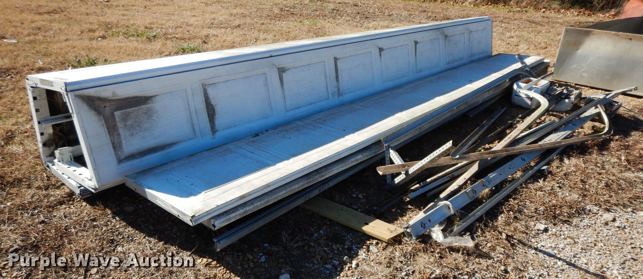 2) garage doors in Independence, KS | Item GK9623 sold | Purple Wave