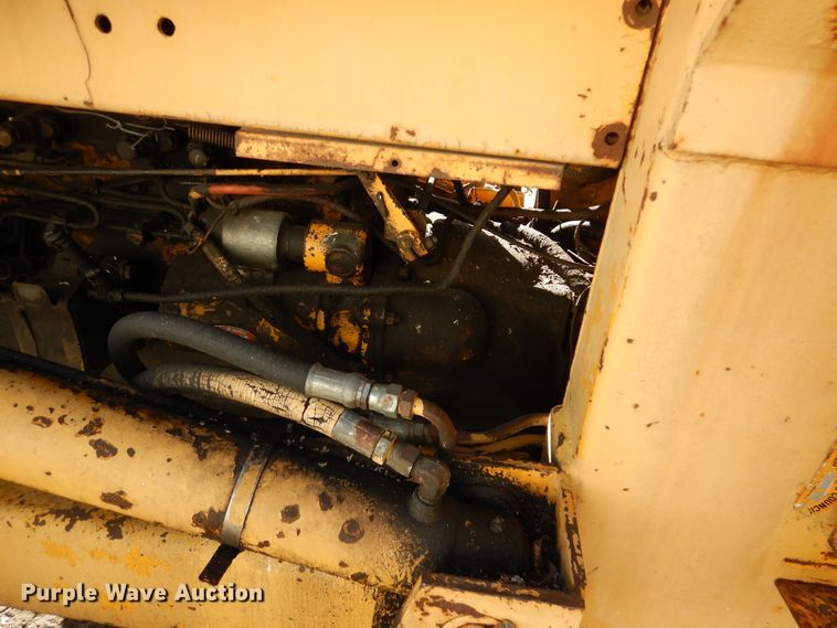 image for item AF9921 White 263-72158  tractor