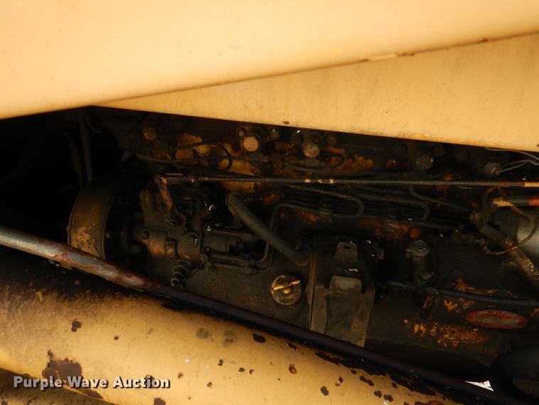 image for item AF9921 White 263-72158  tractor