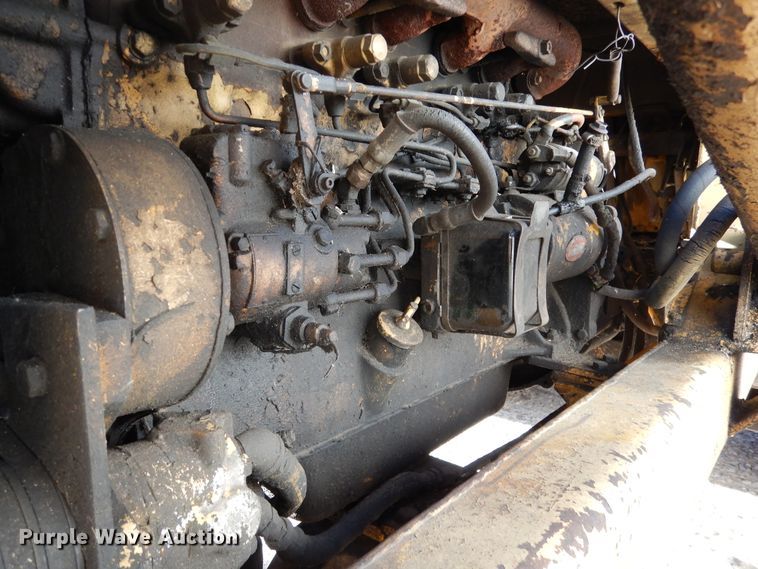 image for item AF9921 White 263-72158  tractor