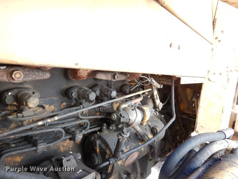 image for item AF9921 White 263-72158  tractor