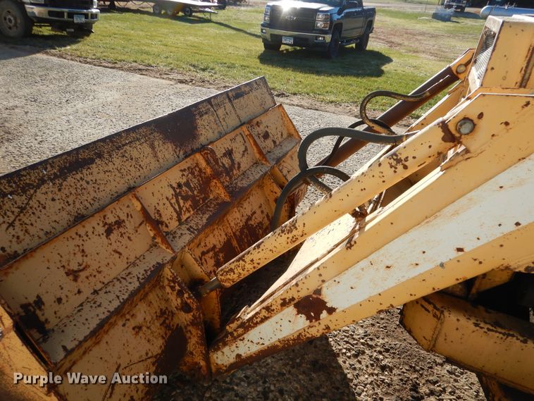 image for item AF9921 White 263-72158  tractor