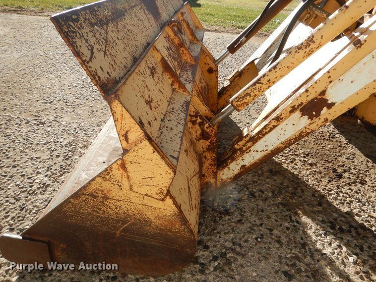 image for item AF9921 White 263-72158  tractor