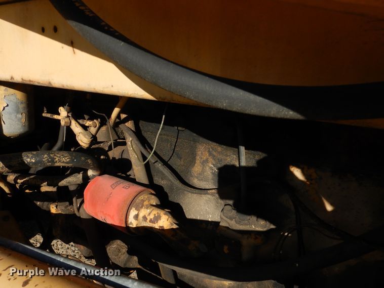 image for item AF9921 White 263-72158  tractor