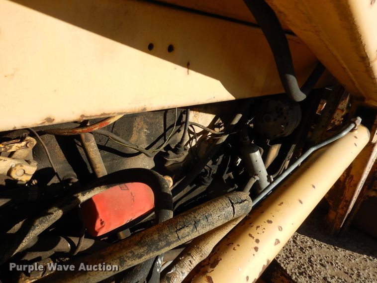 image for item AF9921 White 263-72158  tractor