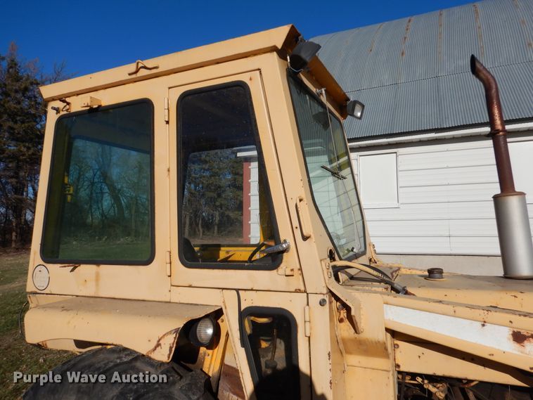 image for item AF9921 White 263-72158  tractor