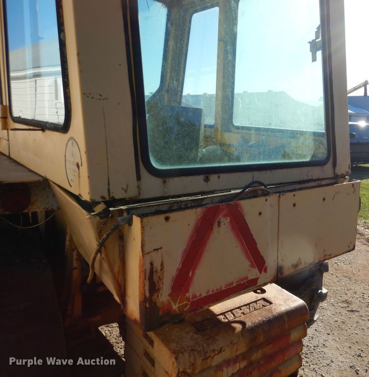 image for item AF9921 White 263-72158  tractor