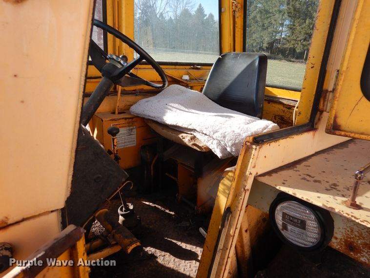 image for item AF9921 White 263-72158  tractor