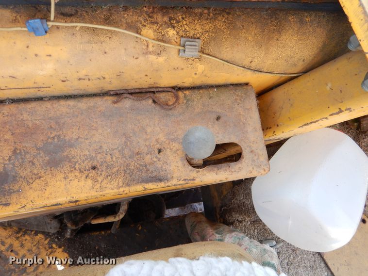 image for item AF9921 White 263-72158  tractor