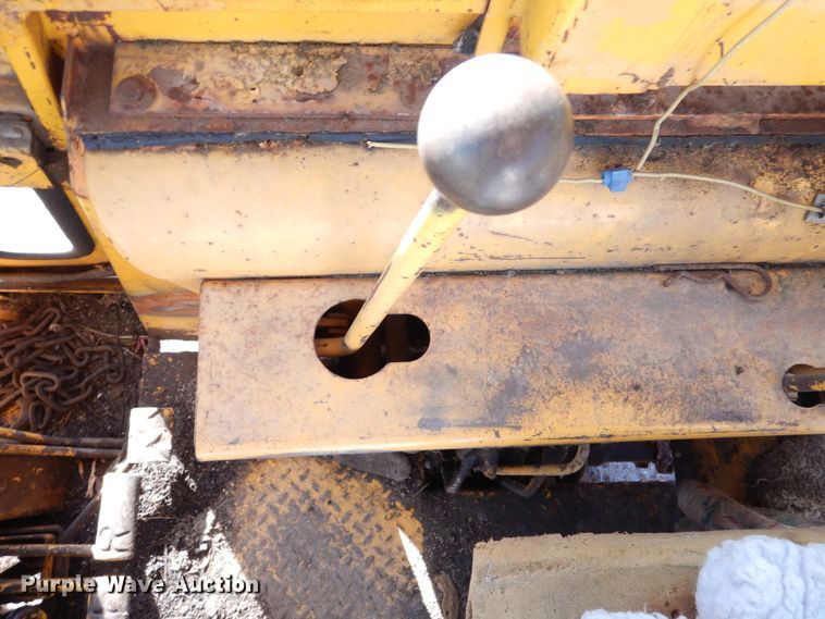 image for item AF9921 White 263-72158  tractor