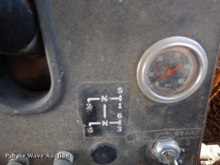 image for item AF9921 White 263-72158  tractor