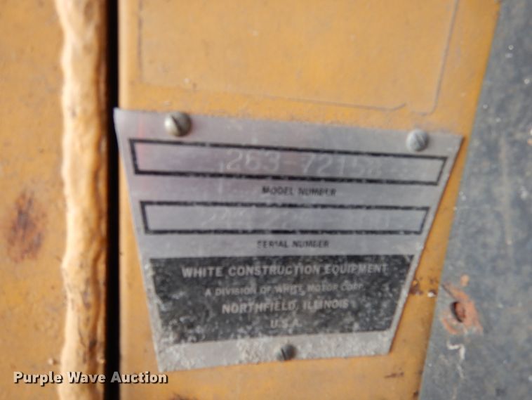 image for item AF9921 White 263-72158  tractor