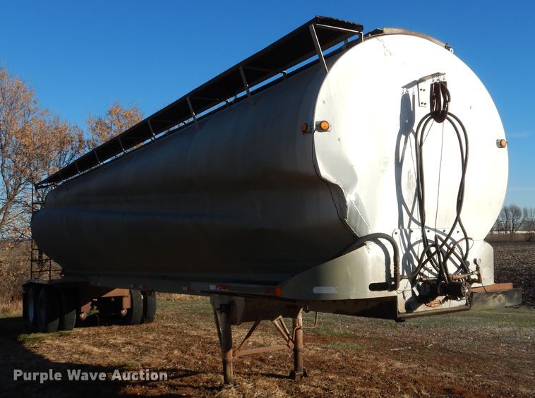 image for item AF9922 1990 Warren feed delivery trailer