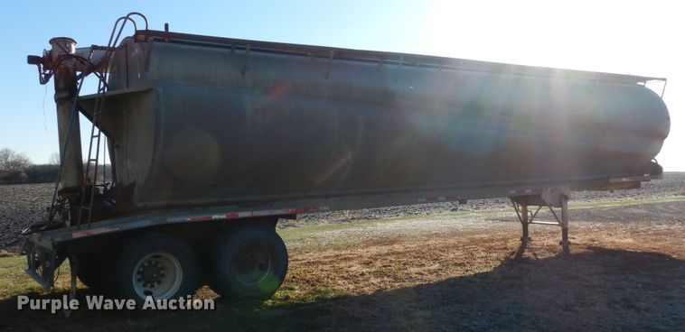 image for item AF9922 1990 Warren feed delivery trailer