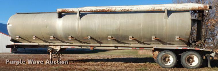 image for item AF9922 1990 Warren feed delivery trailer