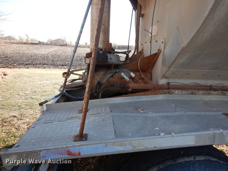 image for item AF9922 1990 Warren feed delivery trailer