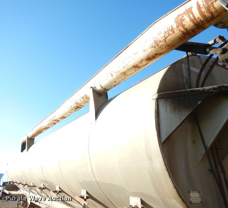 image for item AF9922 1990 Warren feed delivery trailer