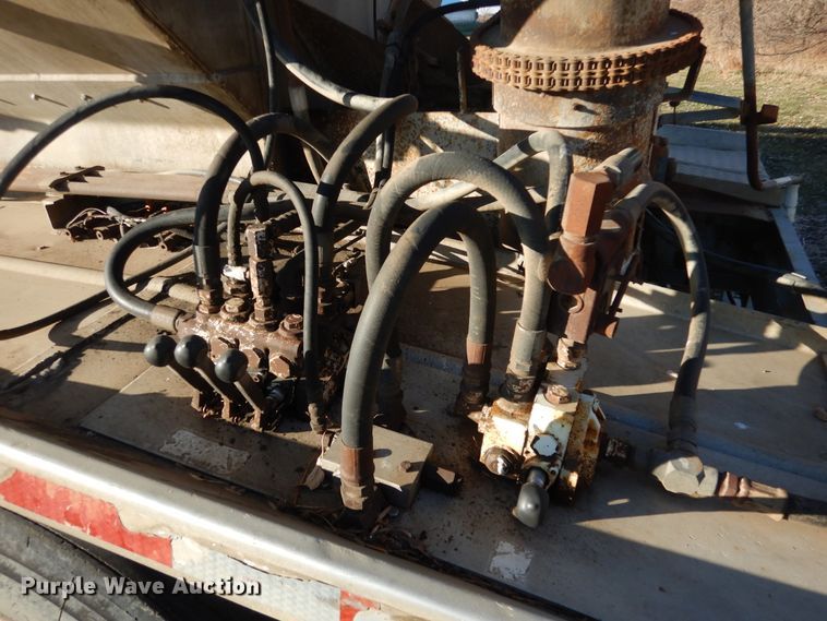 image for item AF9922 1990 Warren feed delivery trailer