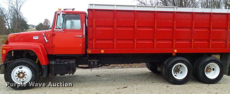 image for item DC2856 1973 Ford 8000  grain truck