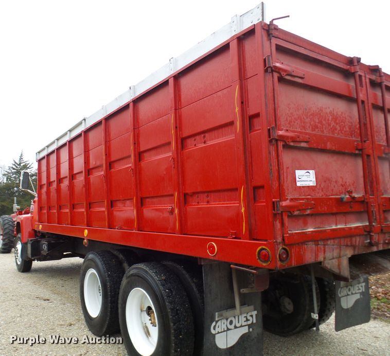 image for item DC2856 1973 Ford 8000  grain truck