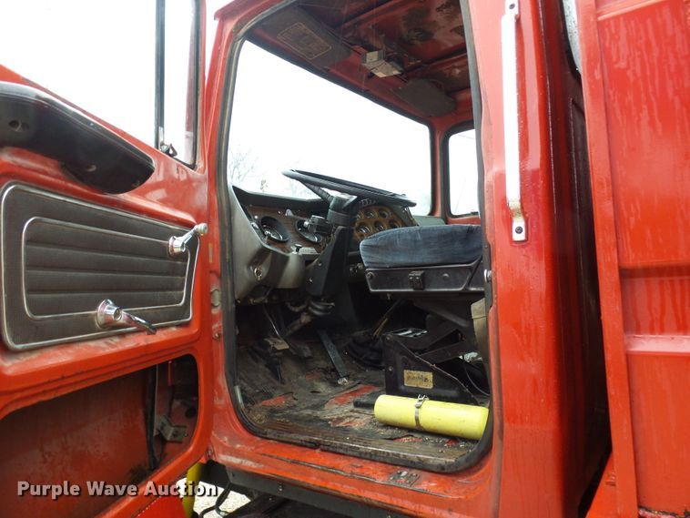 image for item DC2856 1973 Ford 8000  grain truck