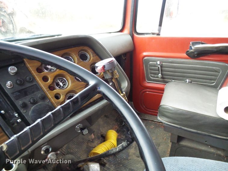 image for item DC2856 1973 Ford 8000  grain truck