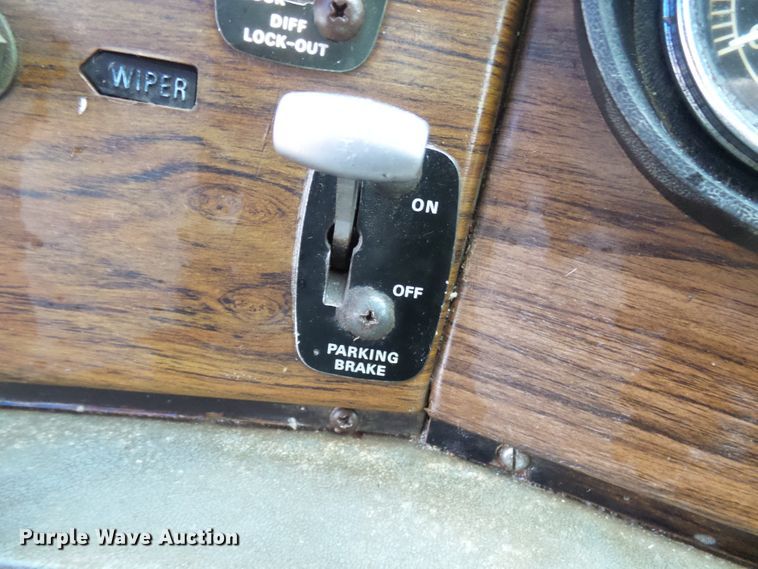 image for item DC2856 1973 Ford 8000  grain truck