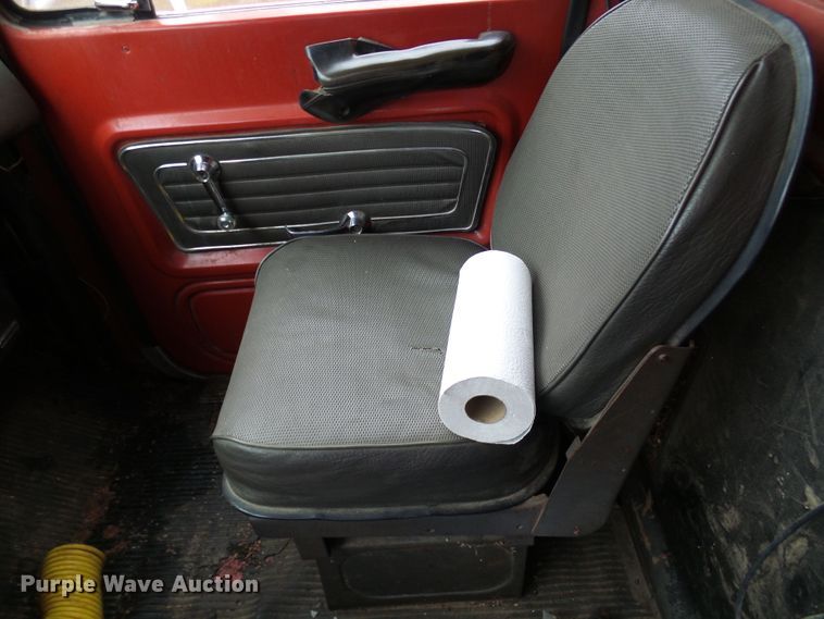 image for item DC2856 1973 Ford 8000  grain truck