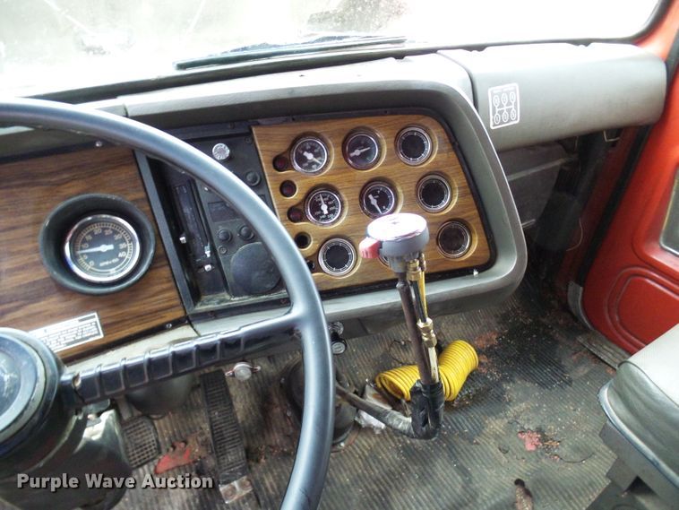 image for item DC2856 1973 Ford 8000  grain truck