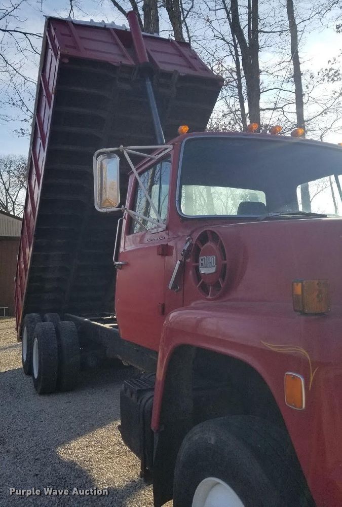 image for item DC2856 1973 Ford 8000  grain truck