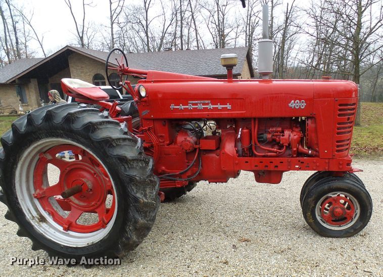 image for item DC2857 Farmall 400  tractor