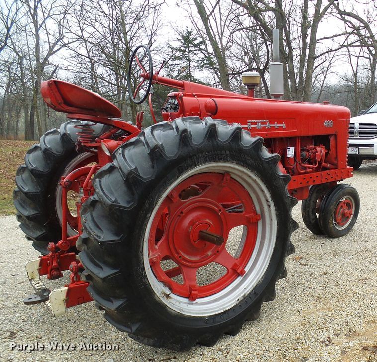 image for item DC2857 Farmall 400  tractor
