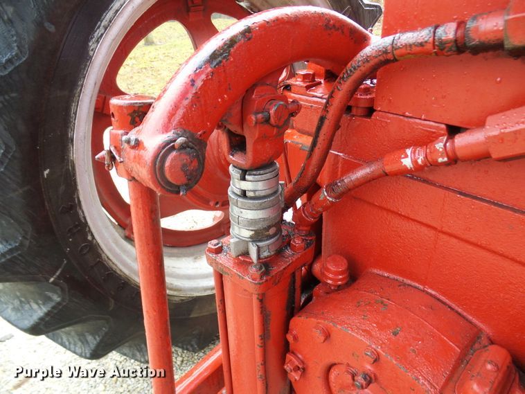 image for item DC2857 Farmall 400  tractor